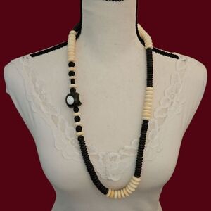 Vintage 1980s Black and Cream Bone and Horn Assymetric Beaded Necklace